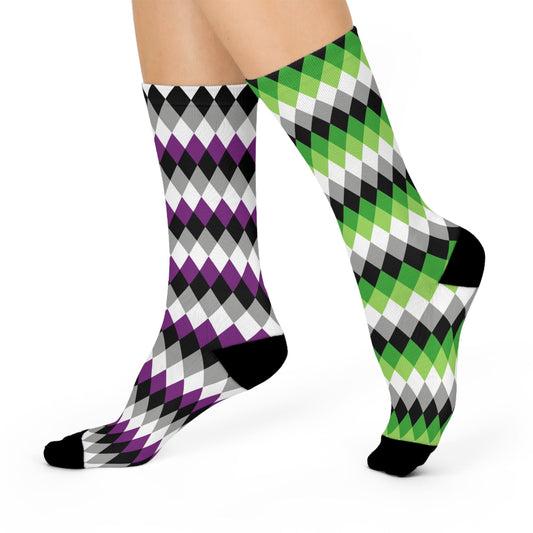 Asexual and aromantic aroace socks, discreet diamond pattern, walk